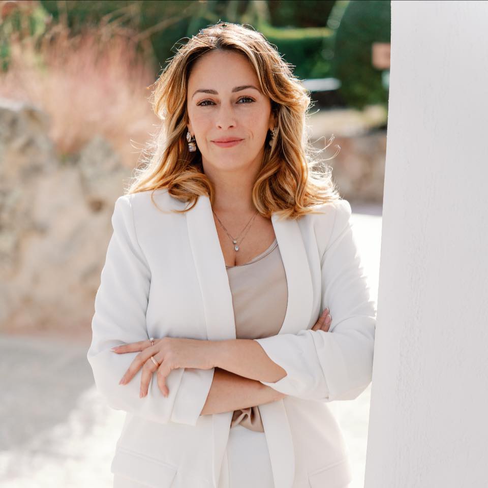 571402247_808338358493517_501356486750359105_n Allestimenti personalizzati per matrimoni a Olbia